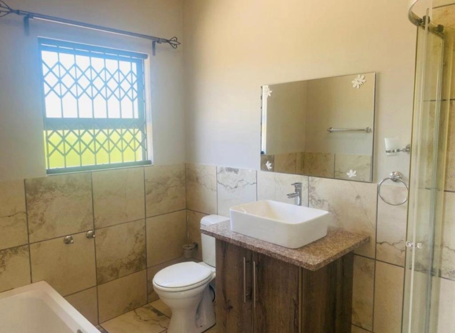 2 Bedroom Property for Sale in Gateway Manor North West